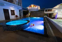 Uthandi Beach resort - Swimming pool
